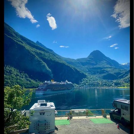 Solhaug Fjordcamping Vila Geiranger Exterior foto